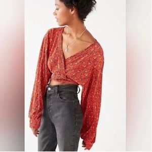 Urban Outfitters Floral Plisse Wrap Crop Top 🧡